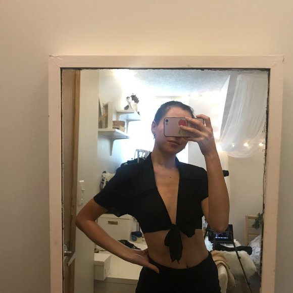 Translucent Crop-Top - Picture 2 of 3